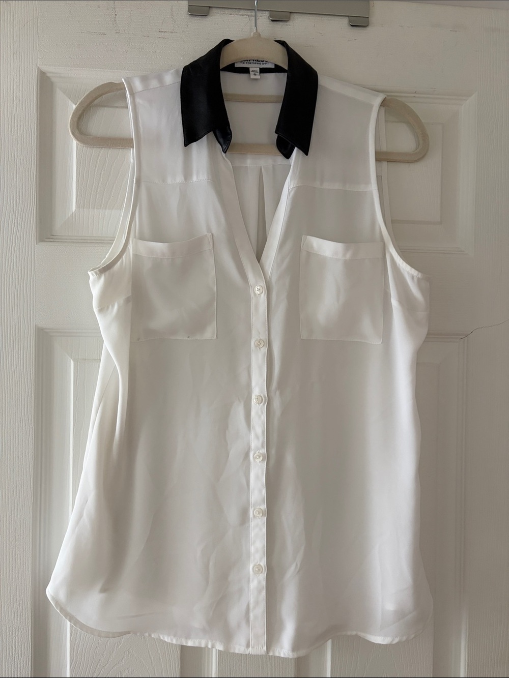 Express Sleeveless White Button-Down Blouse with Black Collar